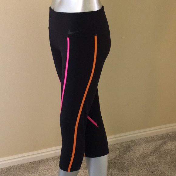 nike dri fit cropped leggings